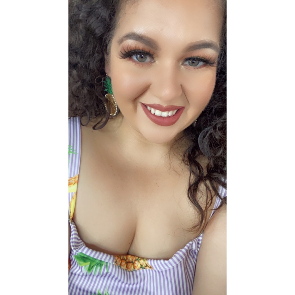 Meet your Posher, Selina